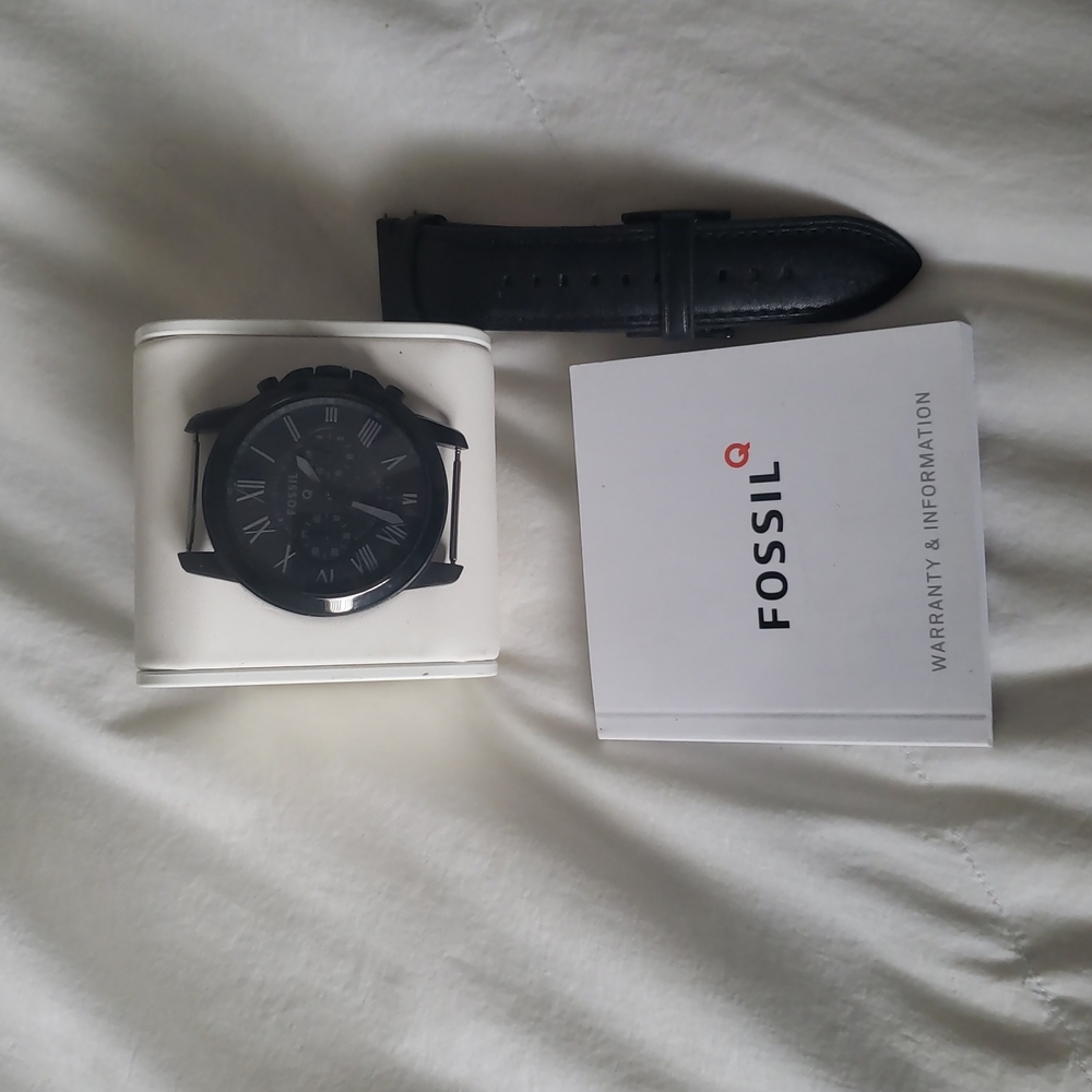 Fossil watch with charger